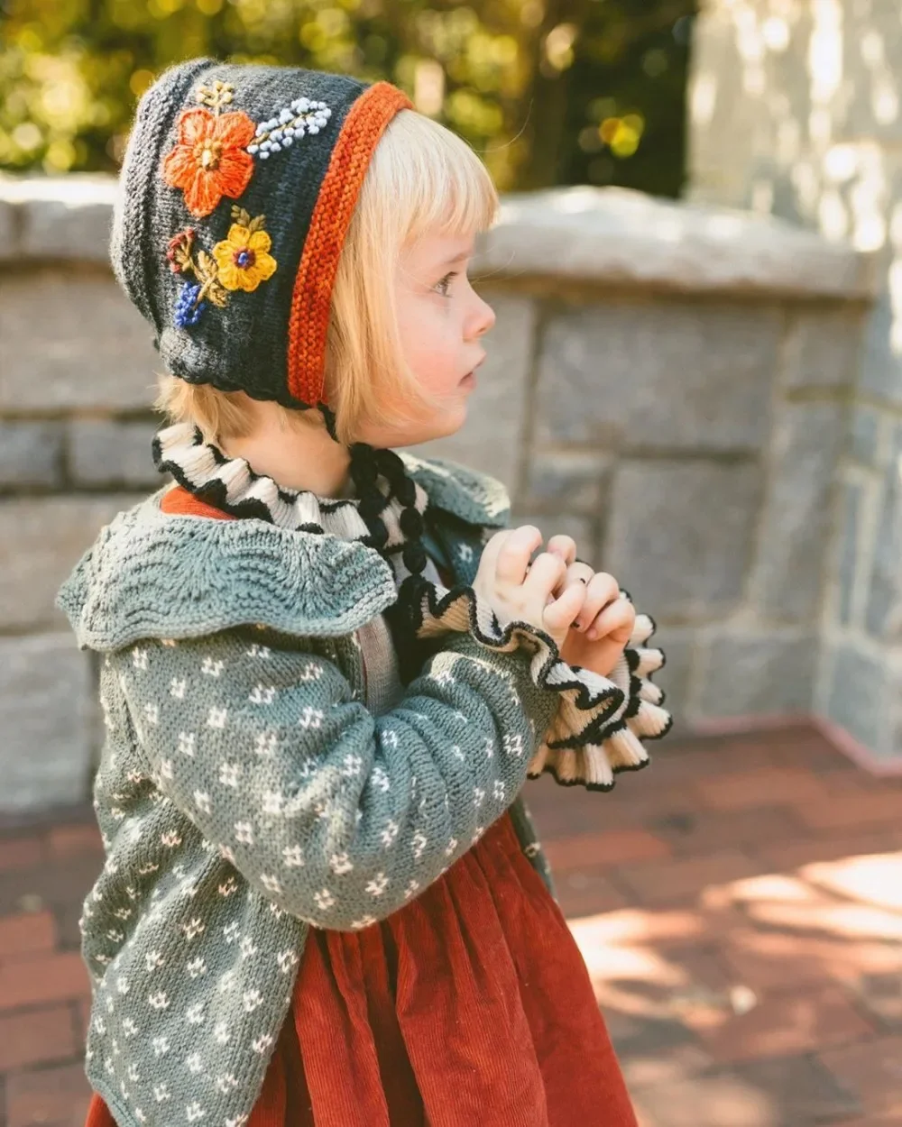 Kalinka-女の子と男の子のためのニットセーター、ラウンドネック