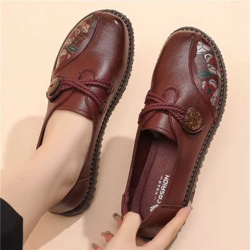 

Retro Double Strappy Ballet Flats Women's Autumn Shoes Leather Loafers Mom Wide Toe Shoes Elder Ladies Slip On Printed Moccasins