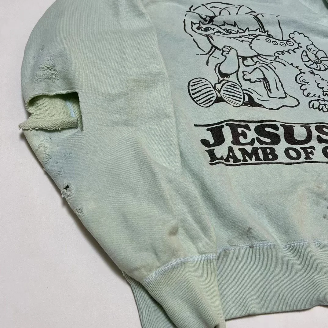 Рисунок 4 - Винтажные свитшоты с дырками в