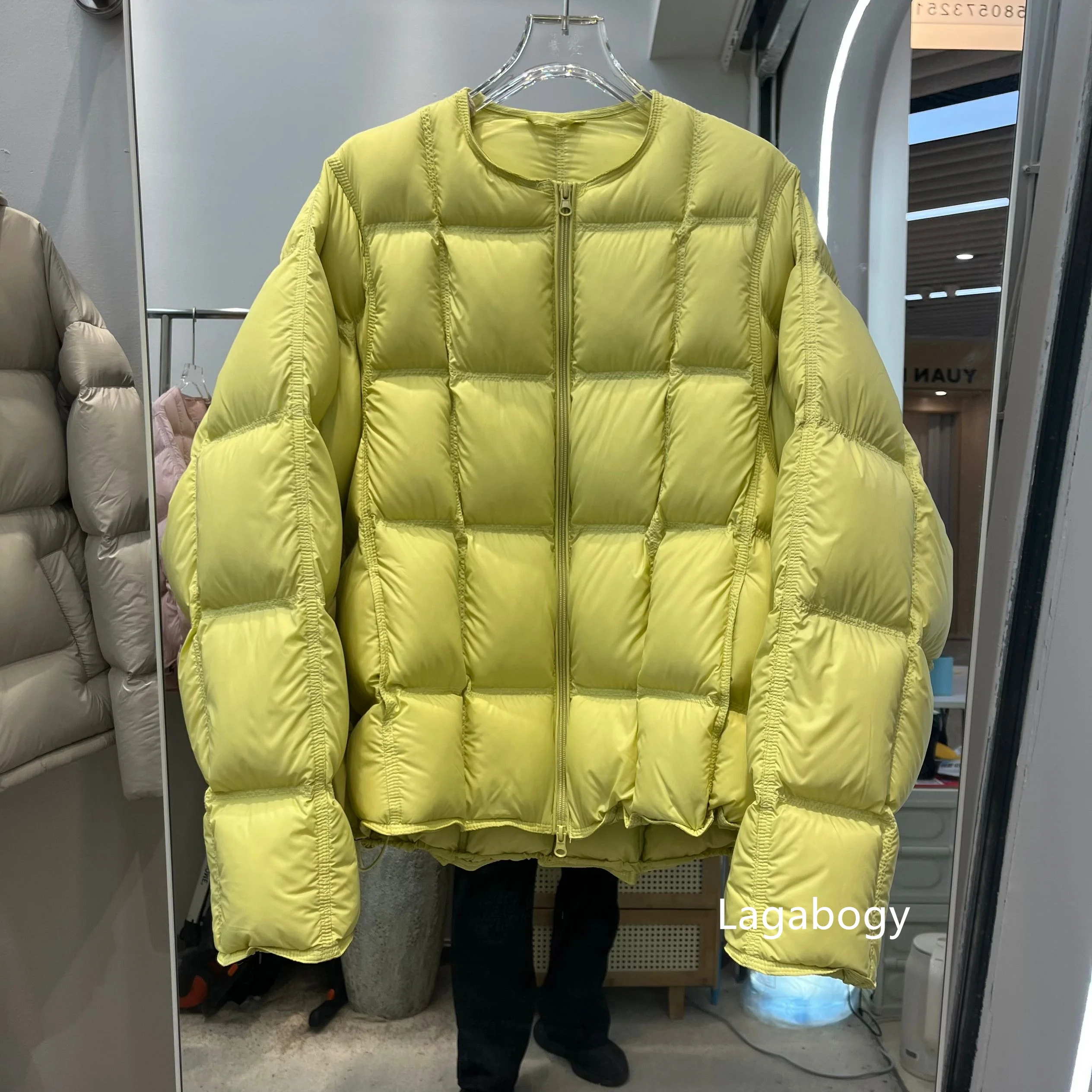 Lagabogy 2025 Autumn Winter Fluffy Light Puffer Jacket Women Baseball Collar Thicken Warm Oversized White Duck Down Short Coat