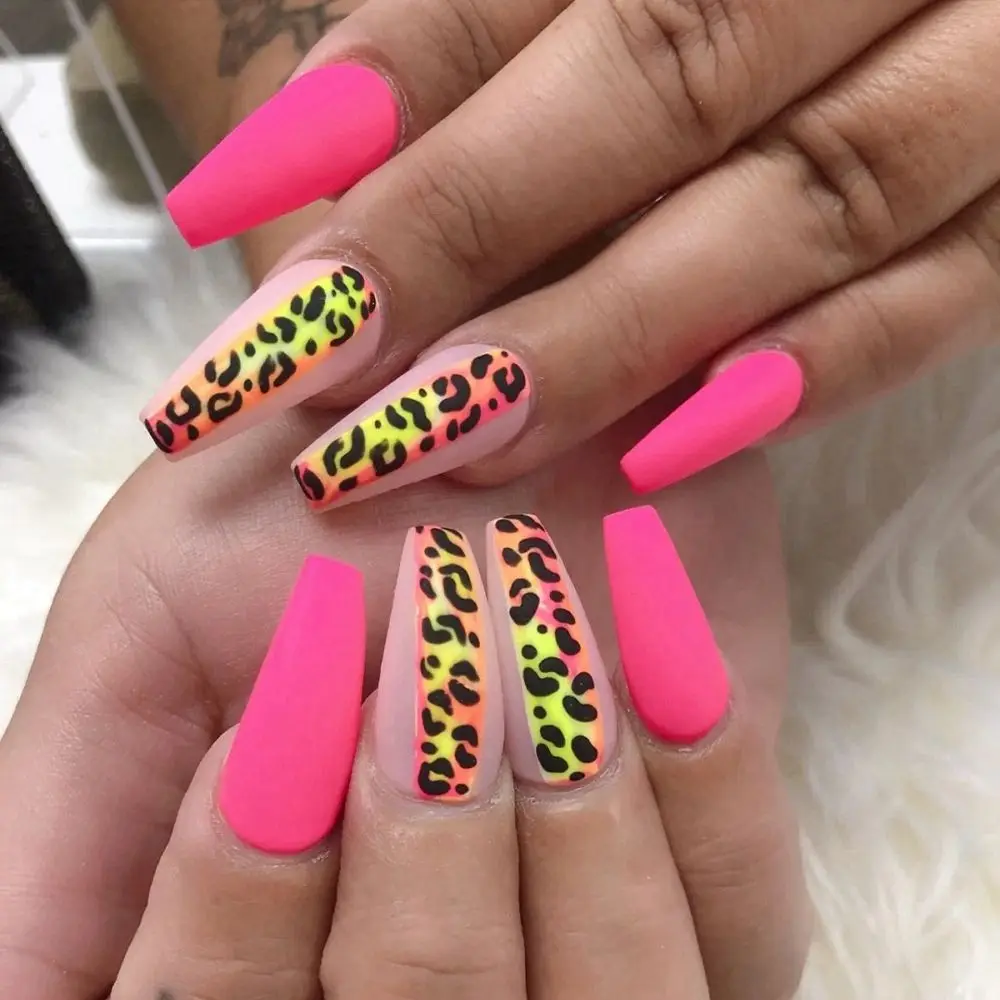 30 Animal Print Nails You'll Love (I Promise) - She So Spoiled.