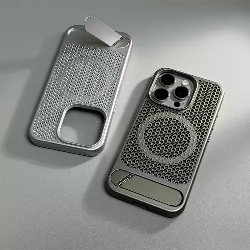 Magnetic Cooling Phone Case with Heat Dissipation and Matte Shockproof Design