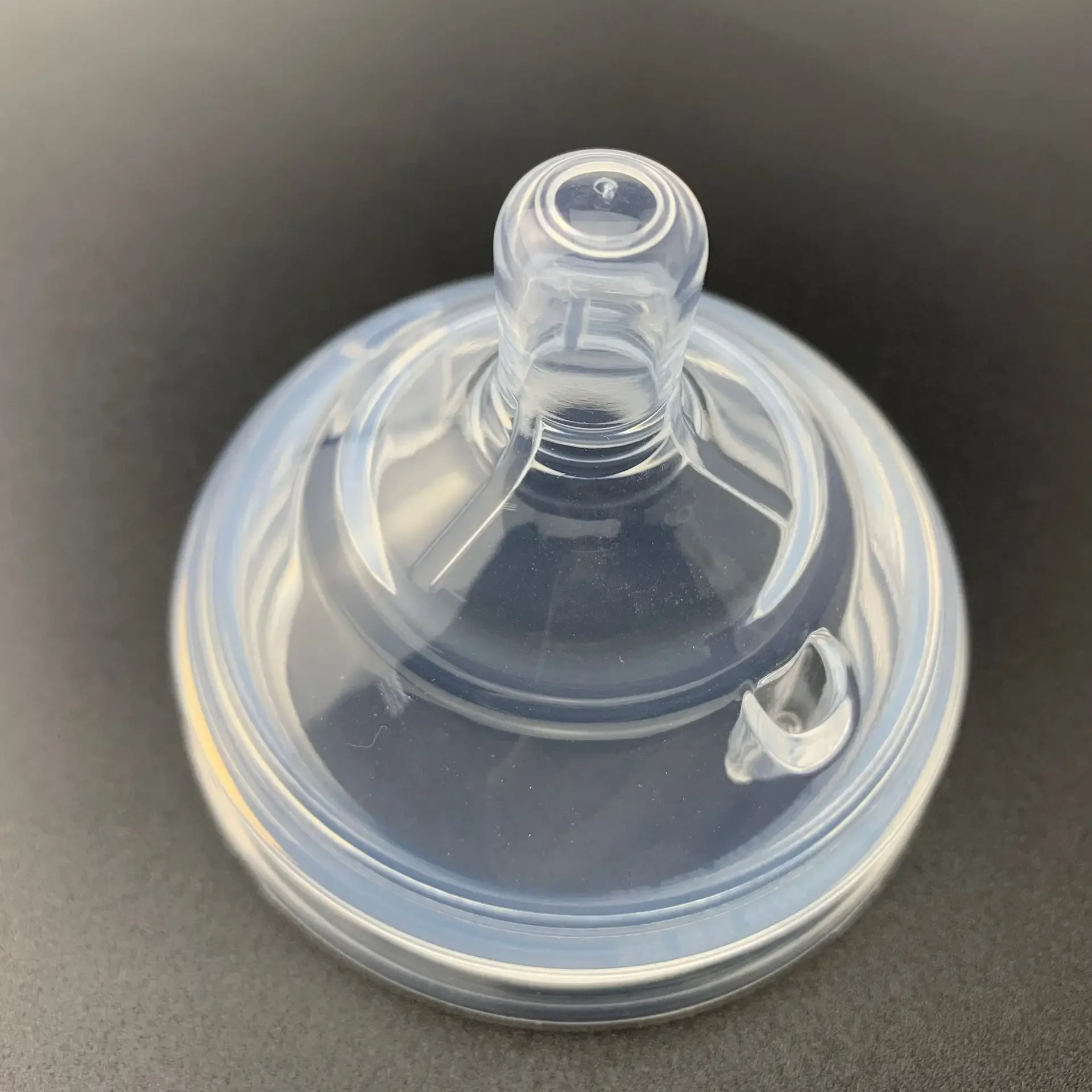 Amazon Baby Wide Mouth Silicone Nipple Food Grade Baby Feeding Accessories Bottle Manufacturer Customized Nipple Covers 4