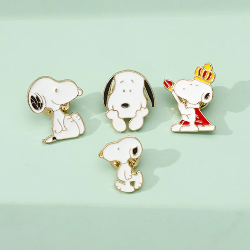 

Cute Cartoon Japanese Snoopy Brooch Badge Student Personality Male and Female Pins Neckpins Bag Decorations Anime Enamel Friends
