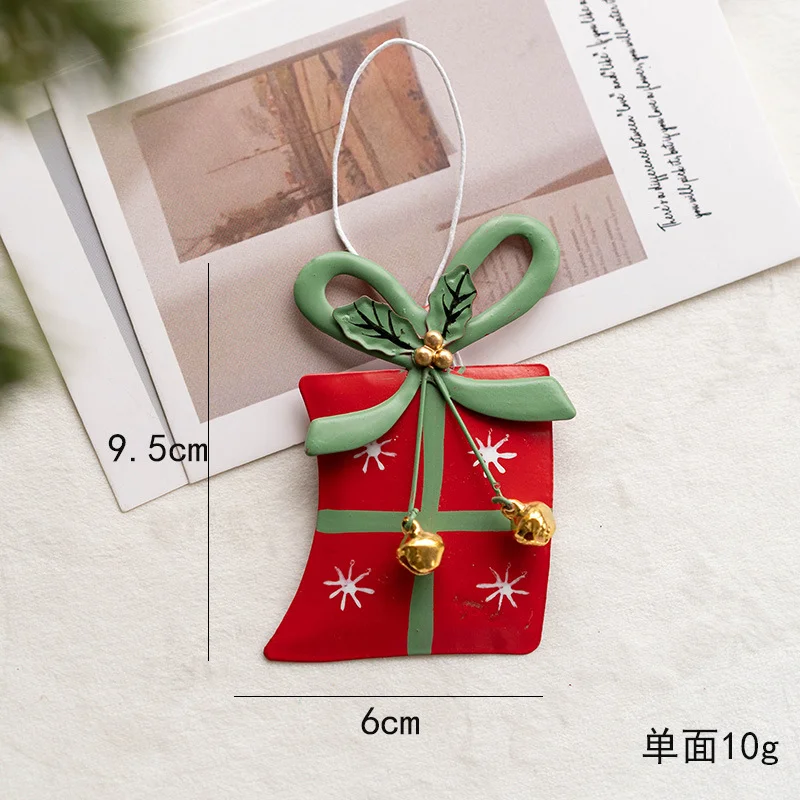 thumbnail image 1 of Adorno colgante de buzón de metal rojo de hierro para árbol de Navidad, cartas para Papá Noel, decoración navideña para el hogar, 1 of 5