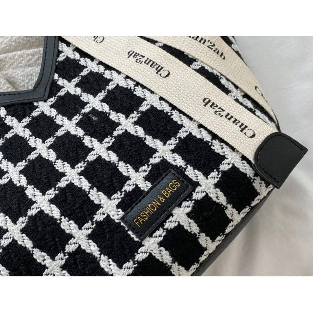 Fashion Handbag 2024 New Trendy Women's One Shoulder Large Capacity Plaid Scarf Tote Bag_voghion.com