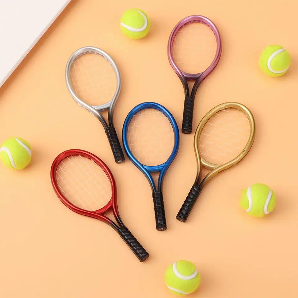 Set Di 3 Mini Racchette Da Tennis Con Palline In Miniatura - Giocattolo Per Casa Delle Bambole, Decorazione Per Torte, Oggetti Fotografici, Regalo Originale