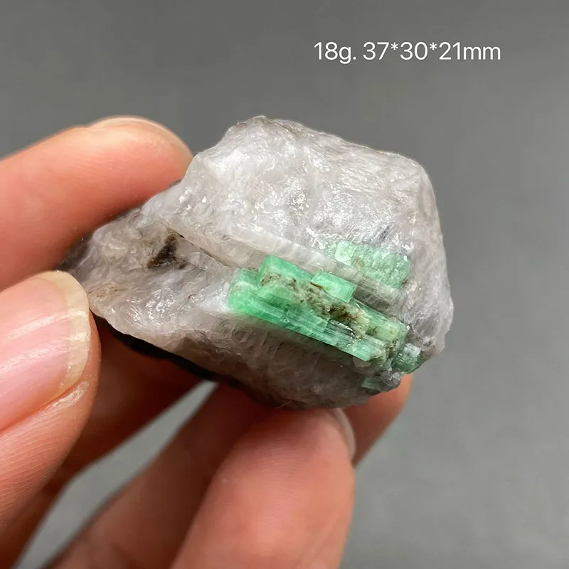 100% natural emerald primitive mineral specimen Healing Crystal gem collection
