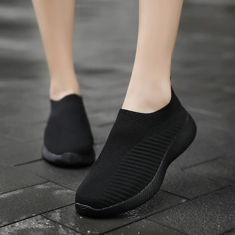 Women's Solid Color Sneakers 1