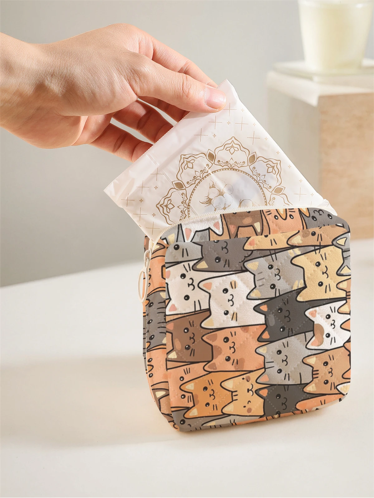 1 portable sanitary napkin storage bag, featuring cartoon cat patterns and diamond mesh material, lightweight women's tissue bag