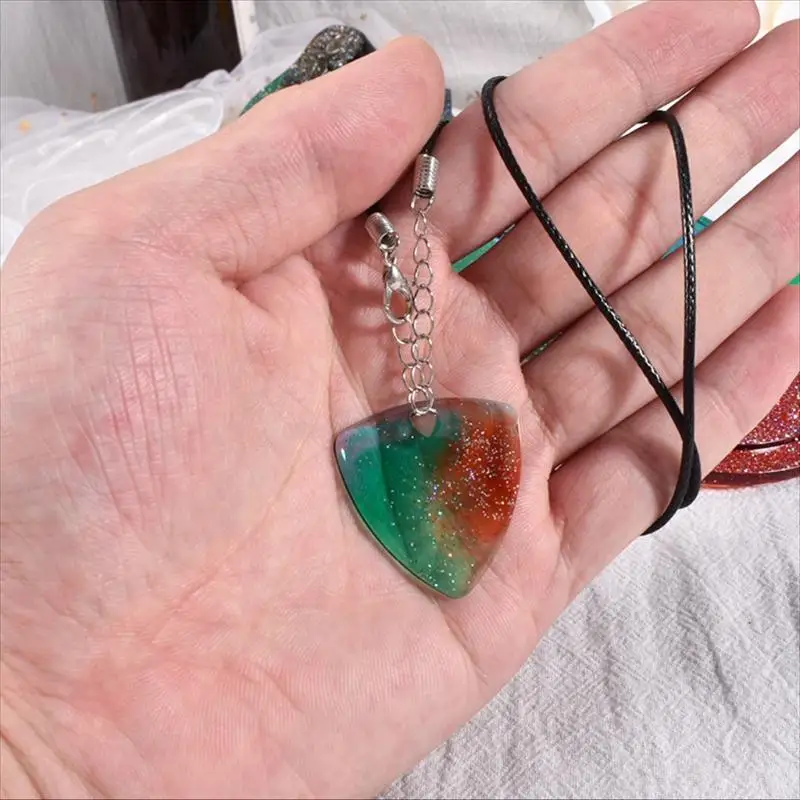 400D for Triangle Guitar Pick Resin Mould Silicone Guitar Pick Box Mould Resin Casting Epoxy Music Accessories Pendant