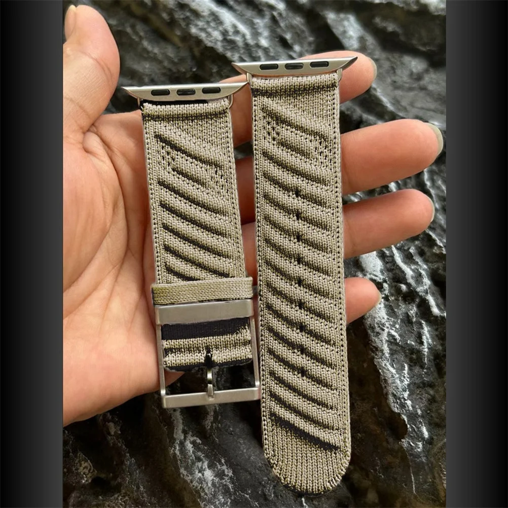 Elegant Sport Bracelet for Smart Watches - Premium Design for Durability and Style