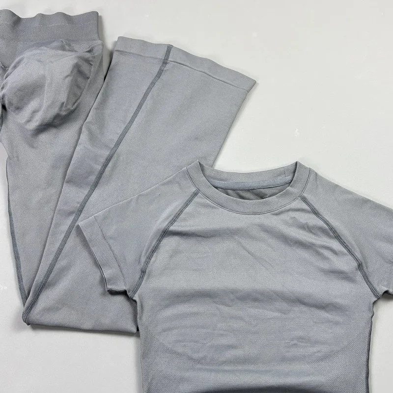Ensemble 2 pièces de sport : haut moulant à manches courtes et pantalon évasé sans couture pour yoga, séchage rapide, idéal pour la gym et le sport
