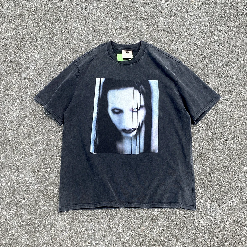 

Vintage High Street Graffiti Hip Hop High Street Short Sleeve T-shirt Large Vintage Casual Short Sleeve T-shirt
