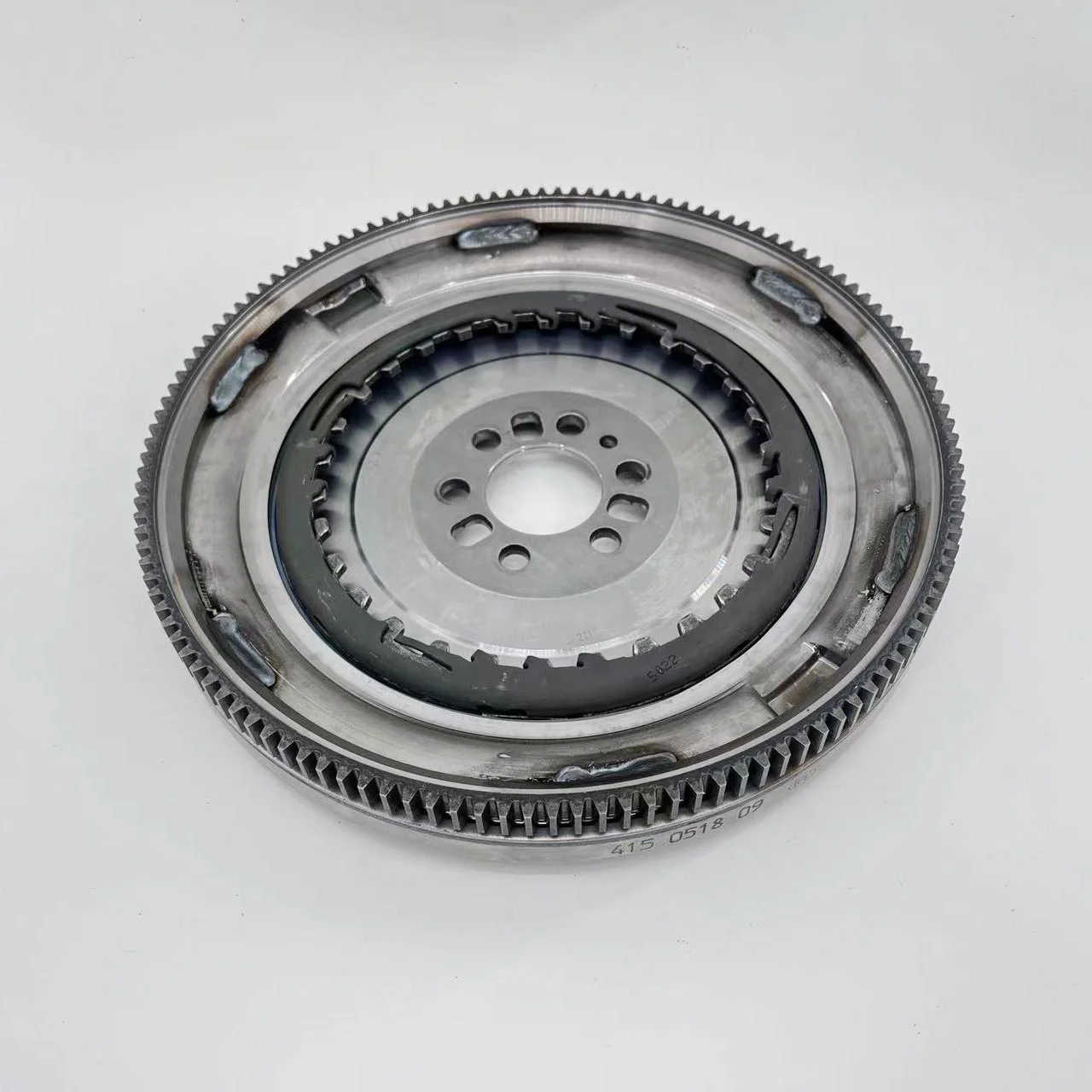 415051809 03C105266Q 03C105266S 04E105266 CLUTCH FLYWHEEL FOR GOLF JETTA 6 holes 129 teeth