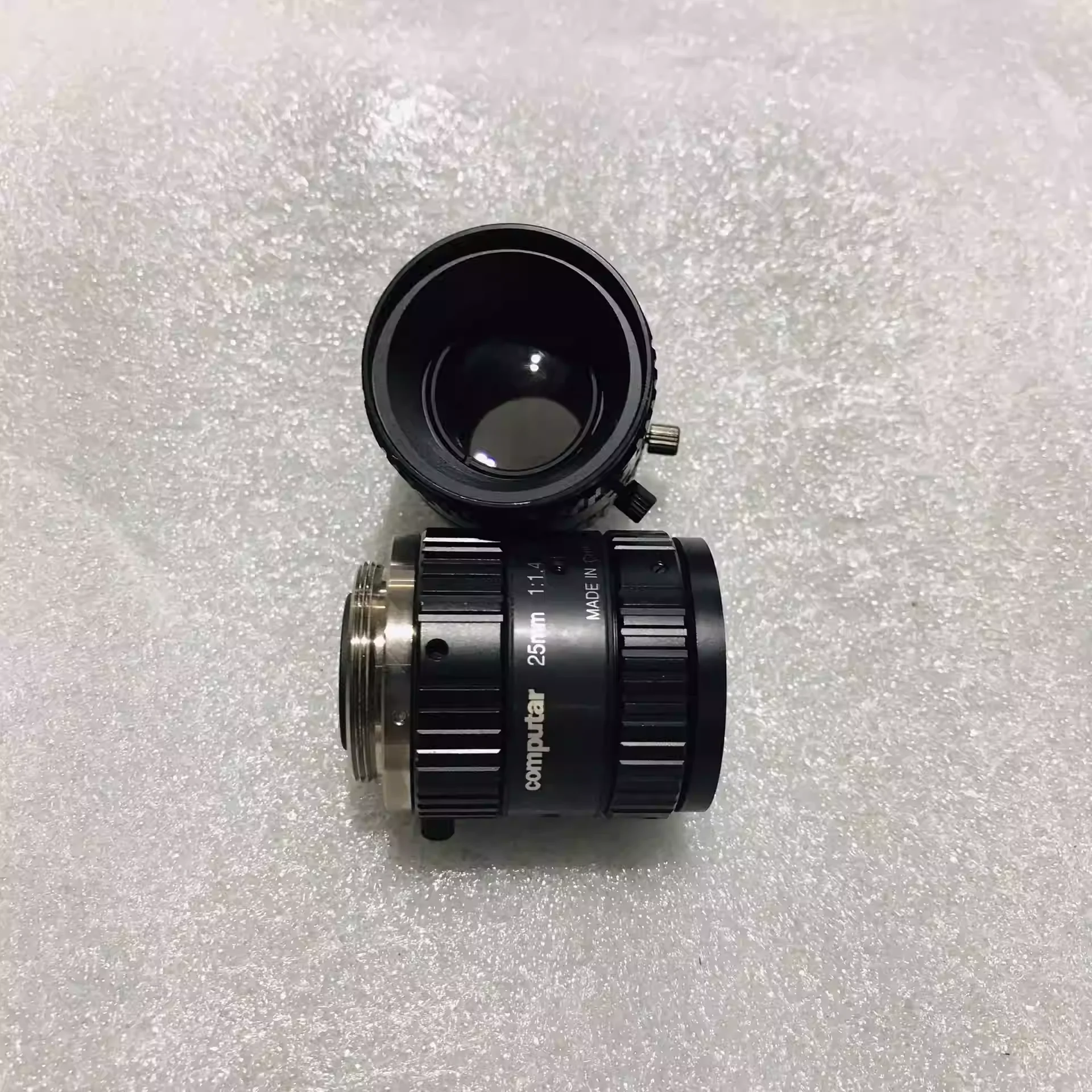 ǻ M2514-MP2   C Ʈ ,    , 1.5 ްȼ , ȣ , 2/3 ġ, 25mm F1.4