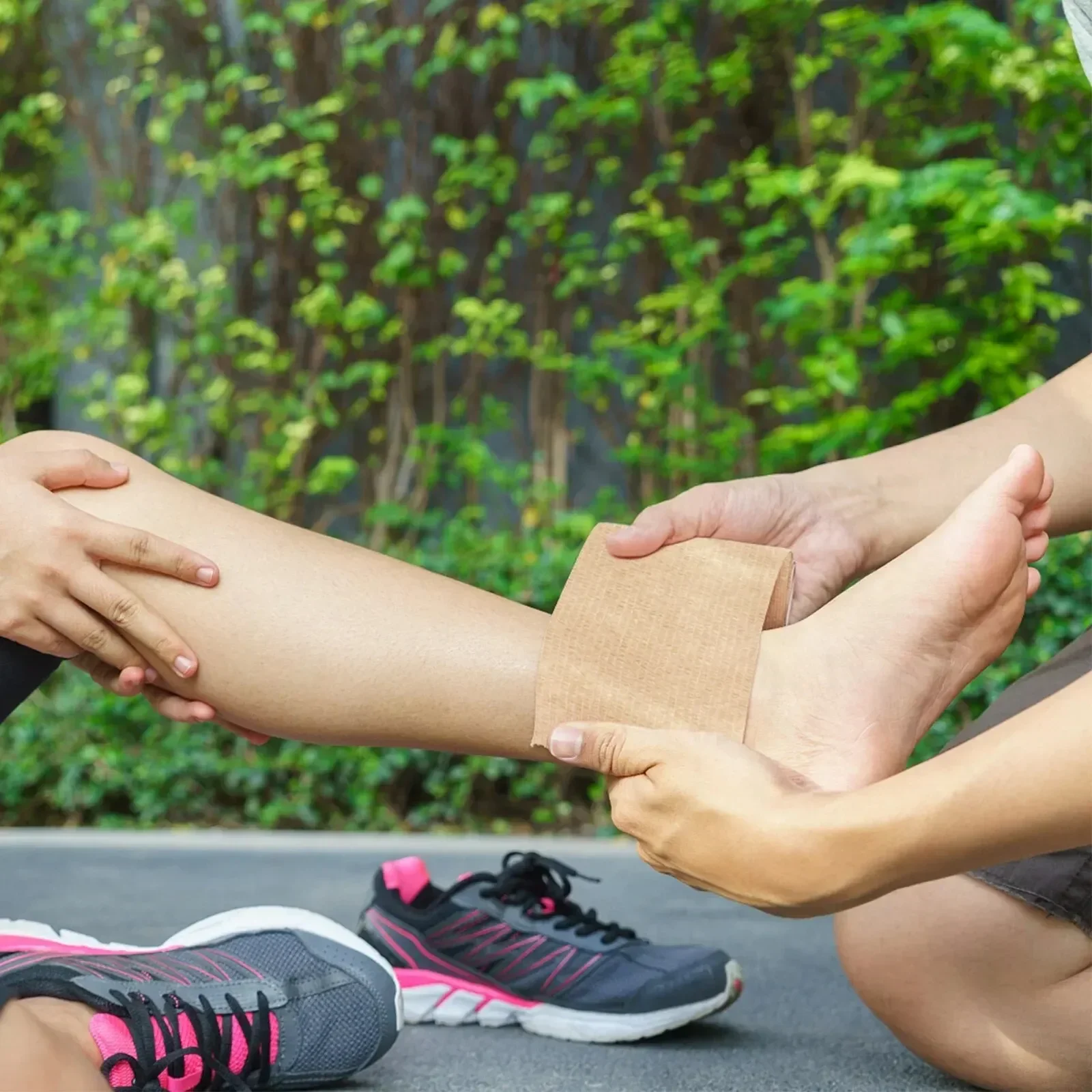 1roll 2.5/5/7.5/10cm*4.5m Non Woven Elastic Self Adhesive Bandage Cohesive Bandage for Sports Fixing Finger Wrist Leg  camping