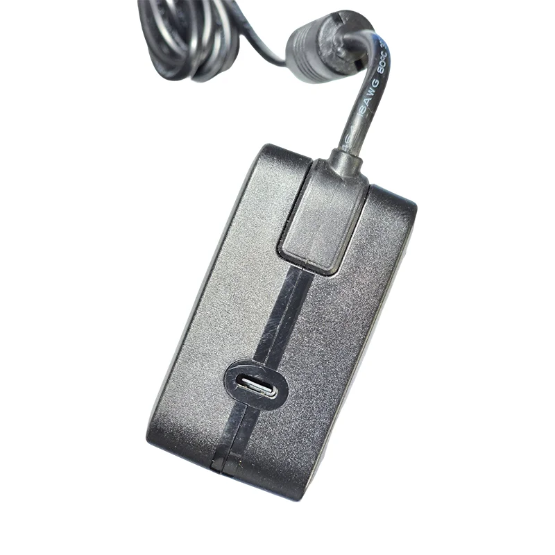 Câble data USB-C pour drone Autel EVO Max 4T, permet le transfert rapide de fichiers vers un ordinateur.