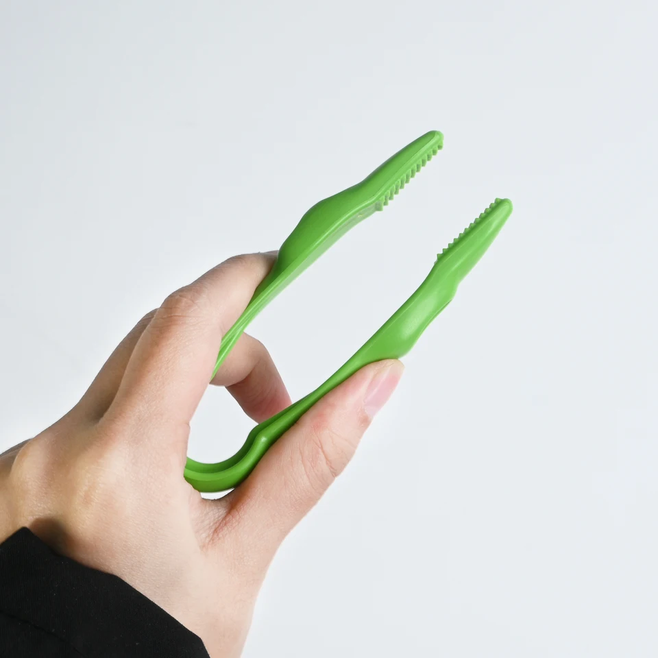 Nivofu Set Di 15 Pinzette In Plastica Per Bambini - 5 Colori Vivaci - Lunghezza 10 Cm - Per Attività Motorie, Perline E Arti Creative - 2