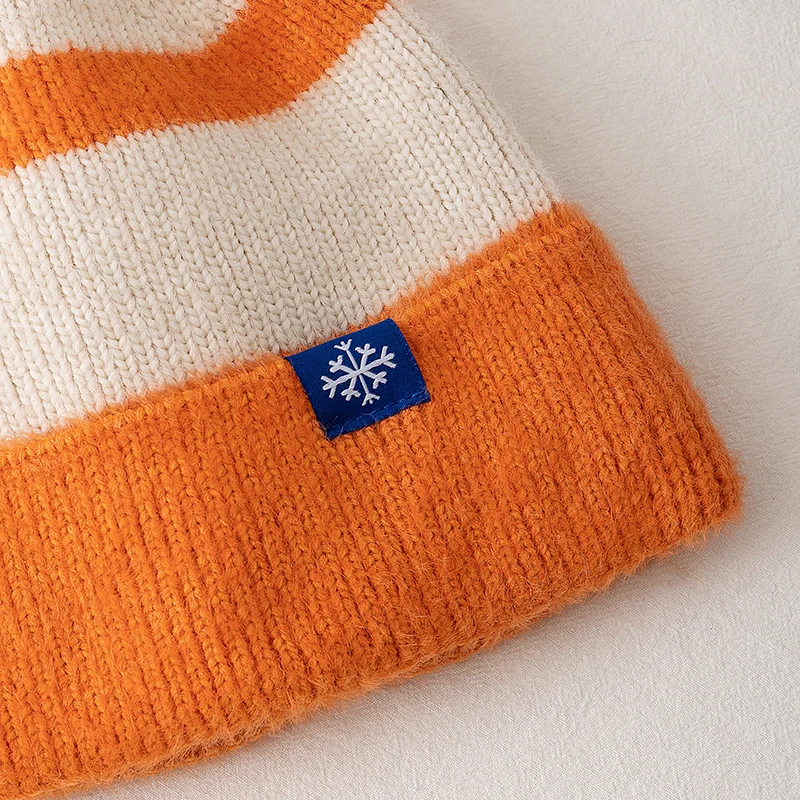 Hot Sale Women Beanie Hat Rich Color Style Plush Fur Lined Winter Pompoms Hat Fashion Warm Beanie For Woman Girl