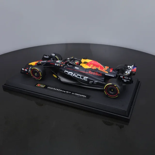 Bburago-modelo de coche F1 2023 1:18 versión de casco campeón Red