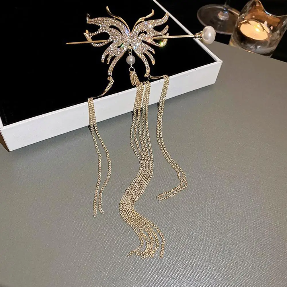 Рисунок 2 - Женская заколка для волос с бабочкой