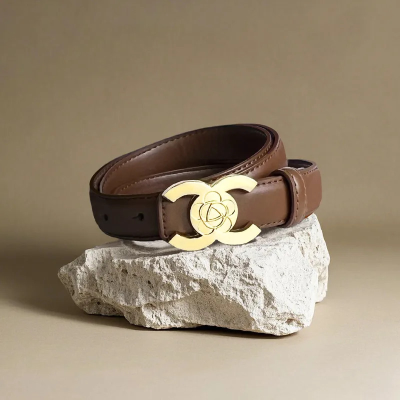 Women's versatile belt, elegant retro style, square alloy buckle, suitable for both men and women, suitable for daily travel.