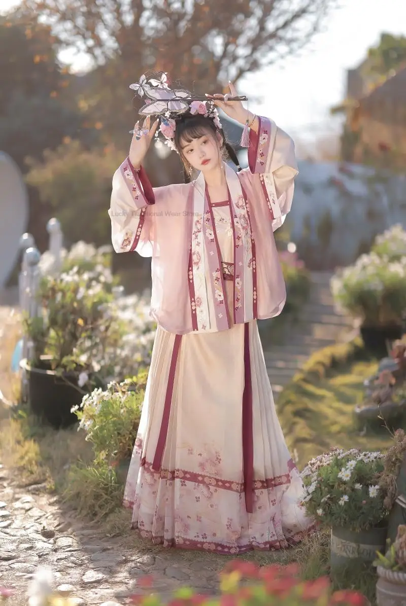 Традиционная одежда в китайском стиле