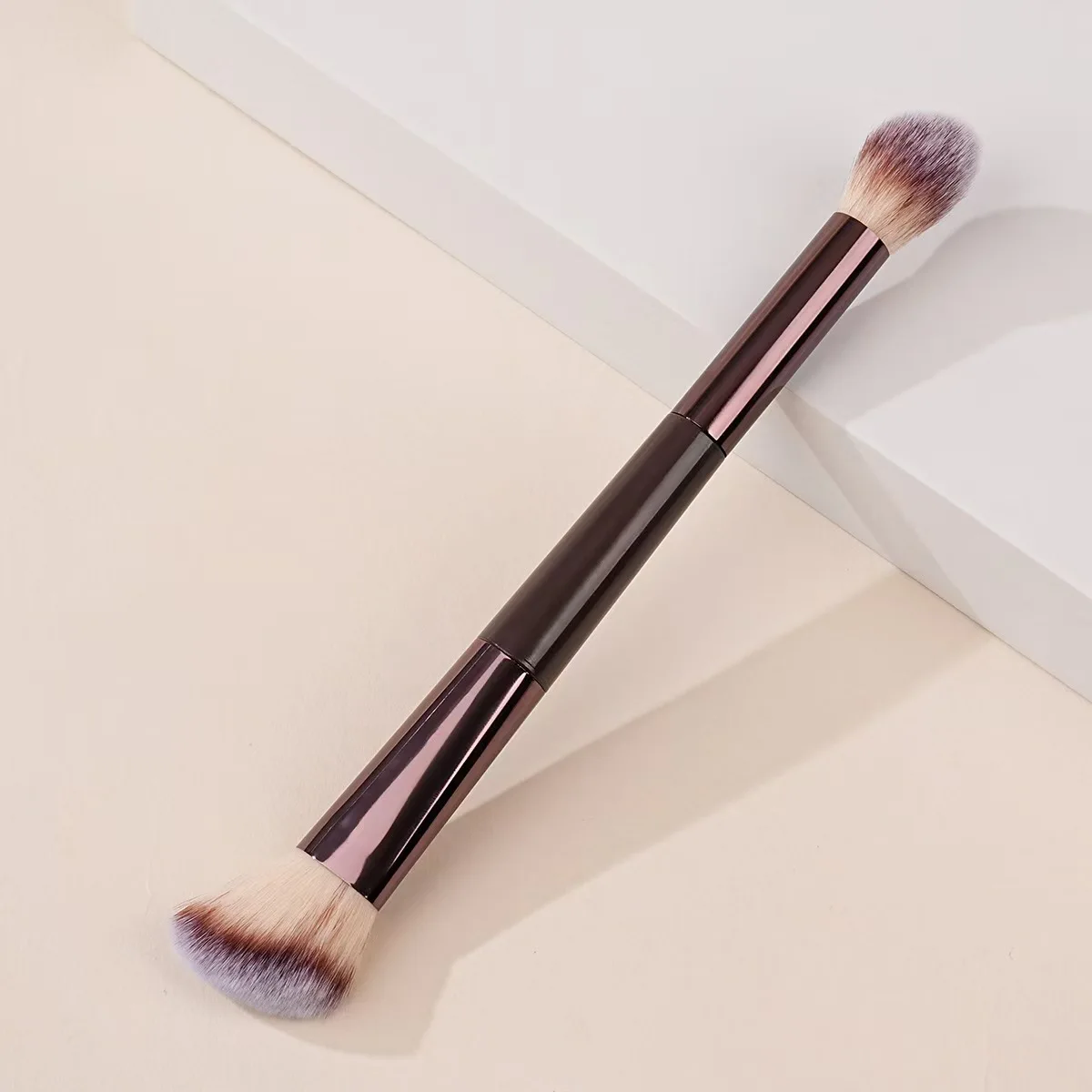 Professional Cosmetic Beauty Brush for Foundation, Powder, Concealer, and Blush