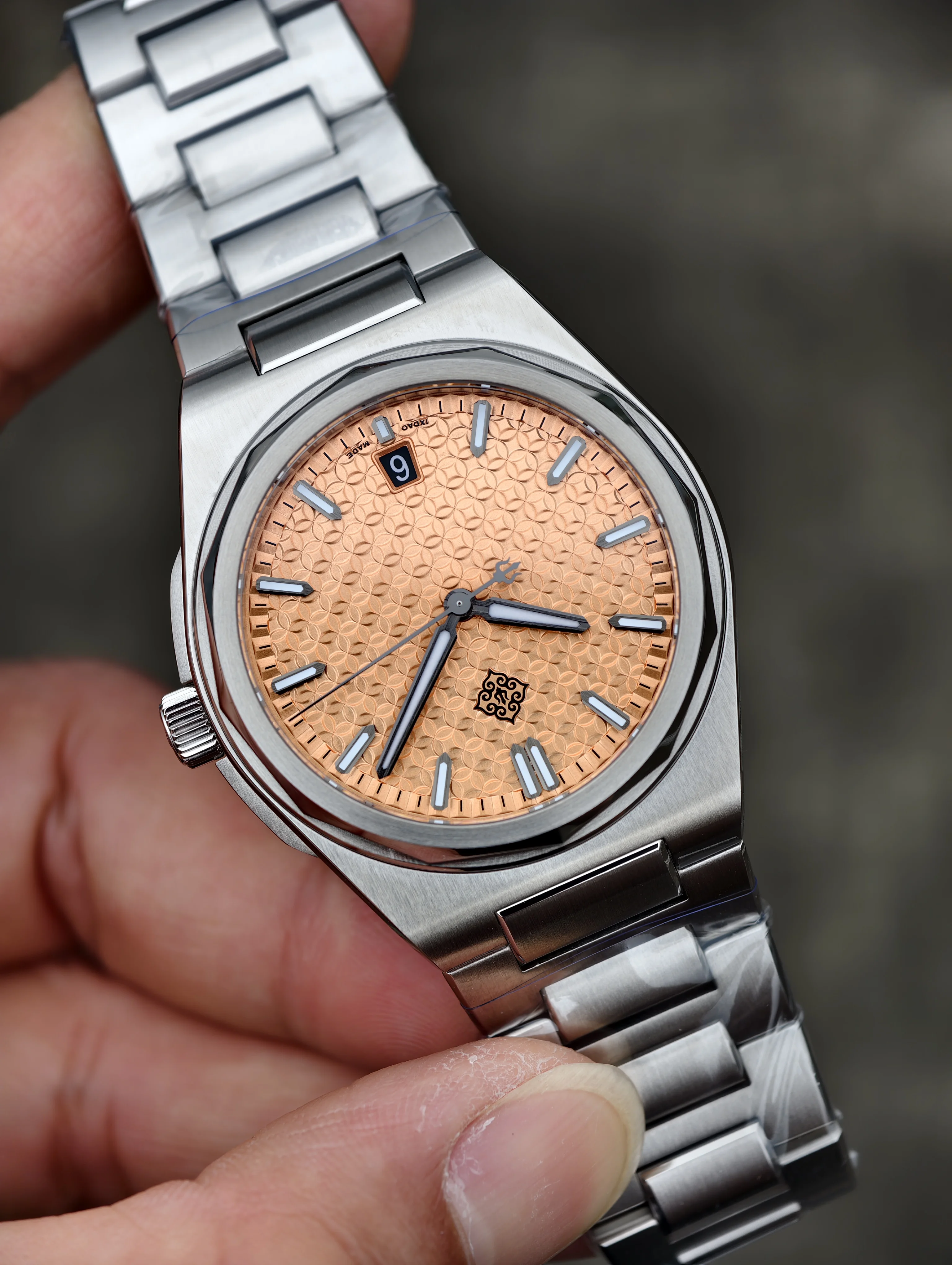 Ixdao 37mm Warrior integrated bracelet Coin Dial watch JD-X013S