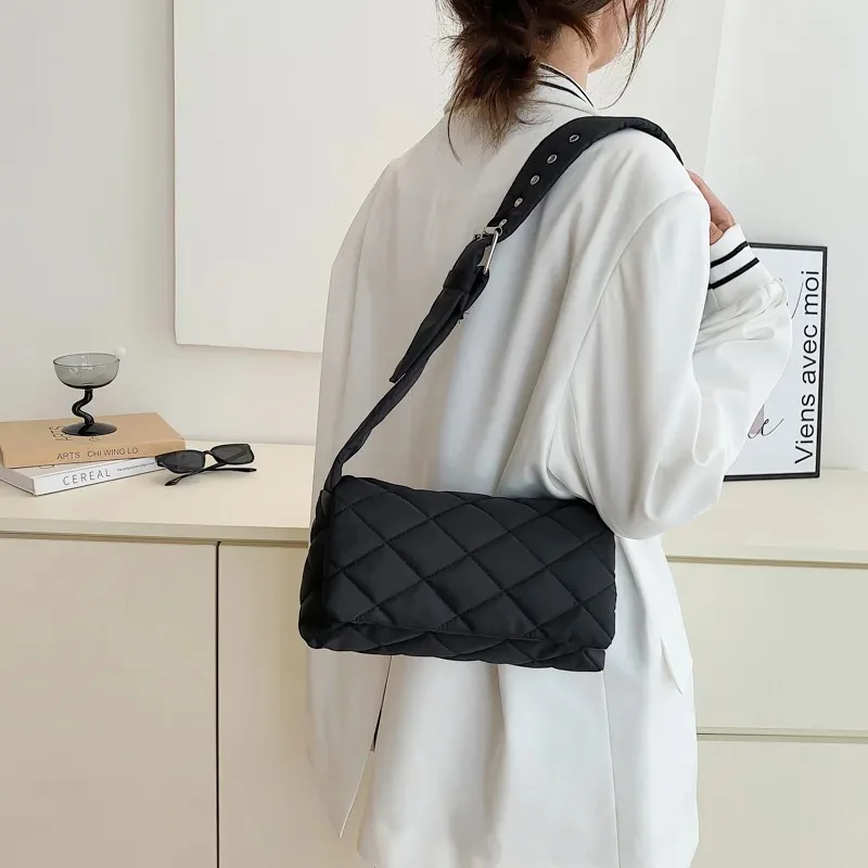 Casual Lingge Quilted Women Shoulder Bags Designer Nylon Padded Crossbody Bag Down Cotton Messenger Bag Small Flap Female Purses
