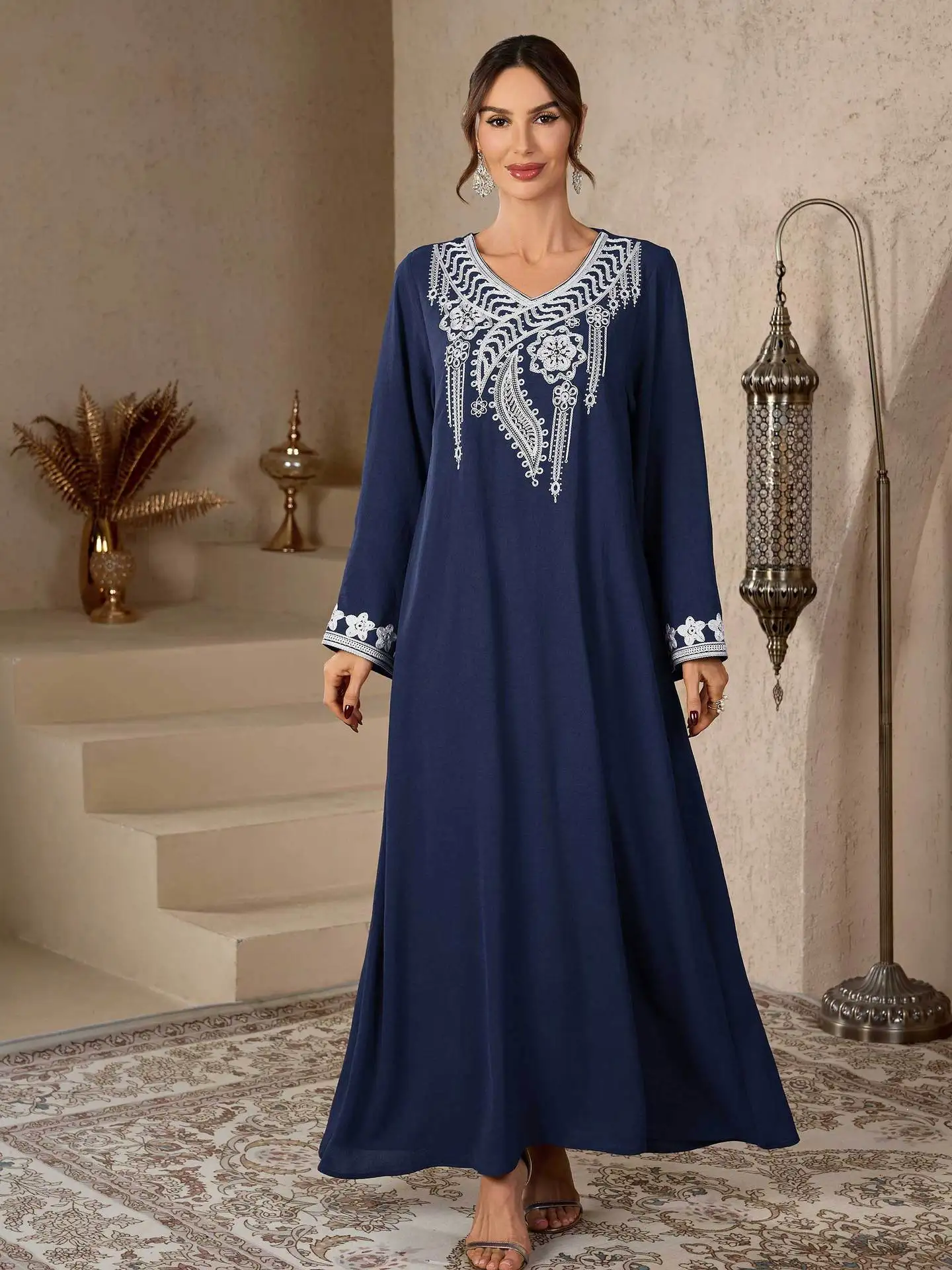 جلابية نسائية بتصميم راقي و فاخر