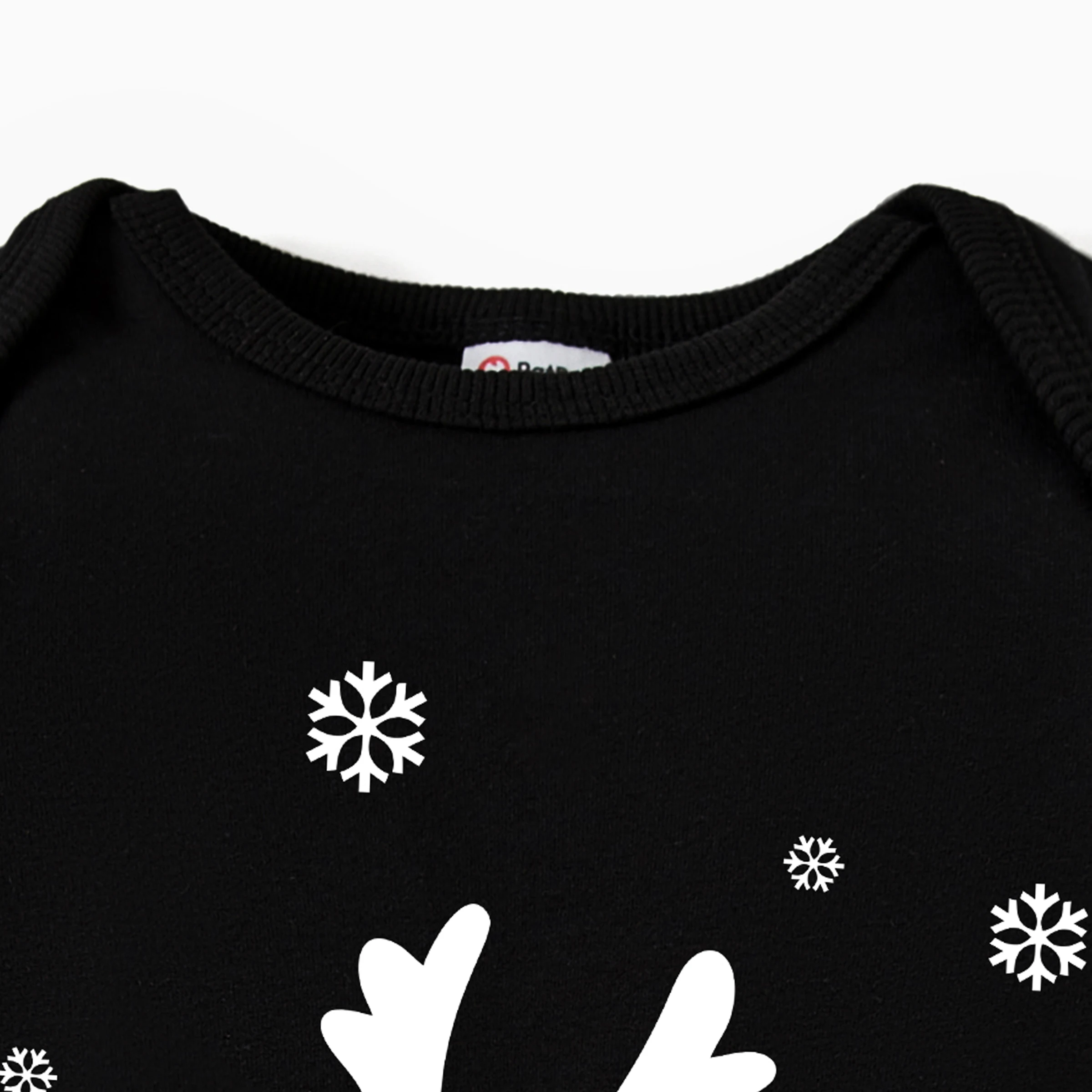 thumbnail image 5 of Camisetas navideñas PatPat con mangas largas a juego para toda la familia y un lindo reno gráfico, 5 of 5