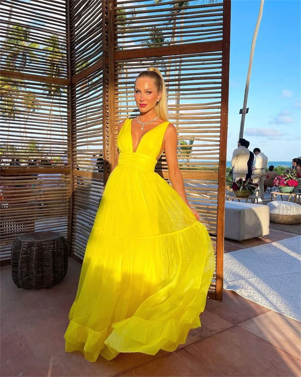 

Amazing Yellow Deep V Neck Prom Dresses For Women 2023 A Line Ruched Organza فساتين مناسبة رسمية Formal Party Evening Gowns Long