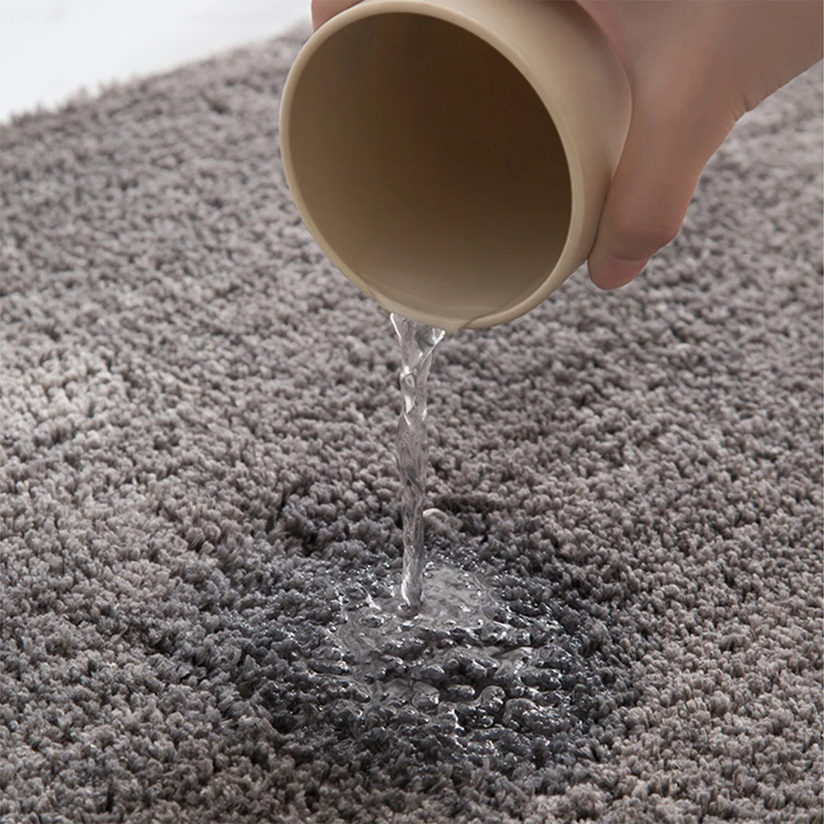 Simple and stylish bathroom mat