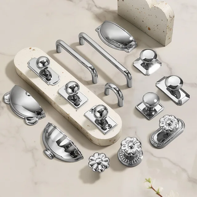 Poignées de rangement modernes chromées pour armoires de cuisine, boutons de tiroir, accessoires de cuisine, poignées de meubles, quincaillerie pour armoires et boutons de tiroir 1
