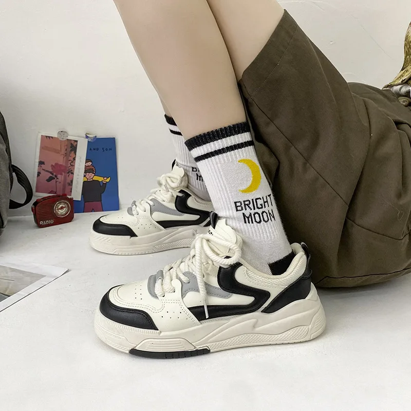 Thick Soled White Shoes for Women 2023 New Comfortable Breathable Board Shoes Casual Sports Dad Shoes Outdoor Running Shoes