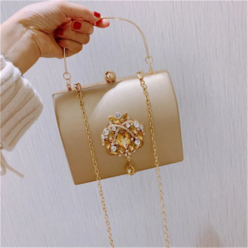 New Luxury Design Boxed Evening Bag Velvet Retro Square Handbag Female Diamond Clutch Bag Gold Wedding Party Purse