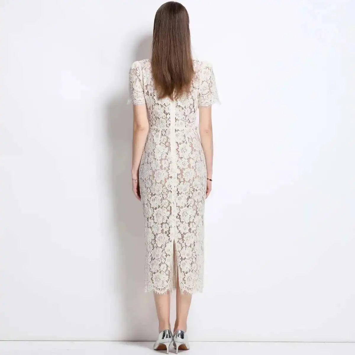 فستان ميدي دانتيل ناعم