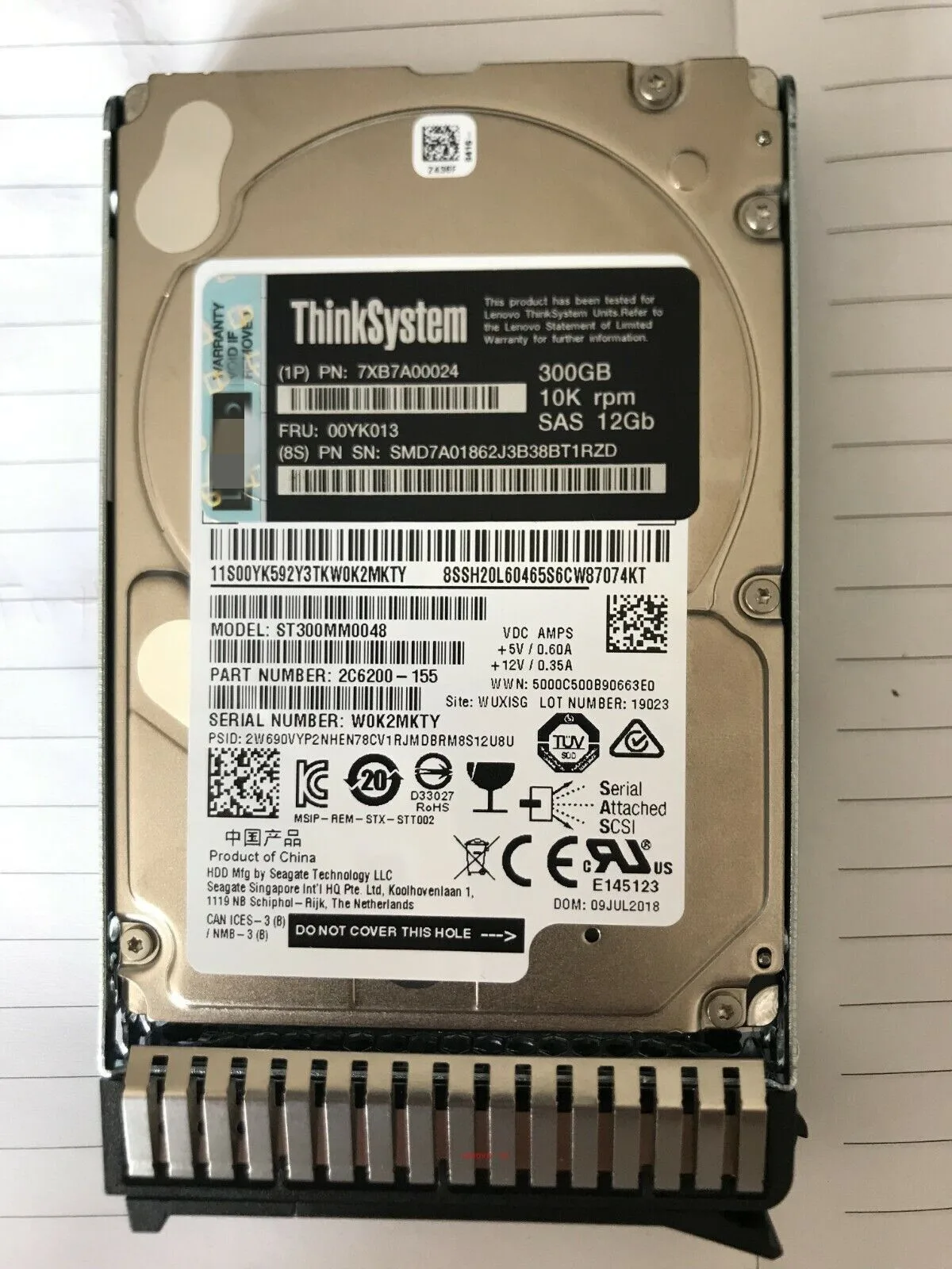 7XB7A00024 00YK013 2.5 300GB 10K SAS 12Gb   512n HDD ϵ ̺
