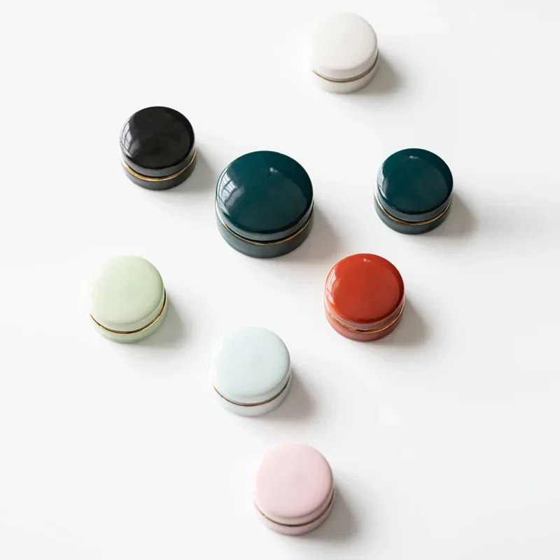 Small Ceramic Jar with Lid Powder Small Porcelain Bottle Portable Cosmetic Cream Packaging Box Retro Rouge Lipstick Ointment Jar 4