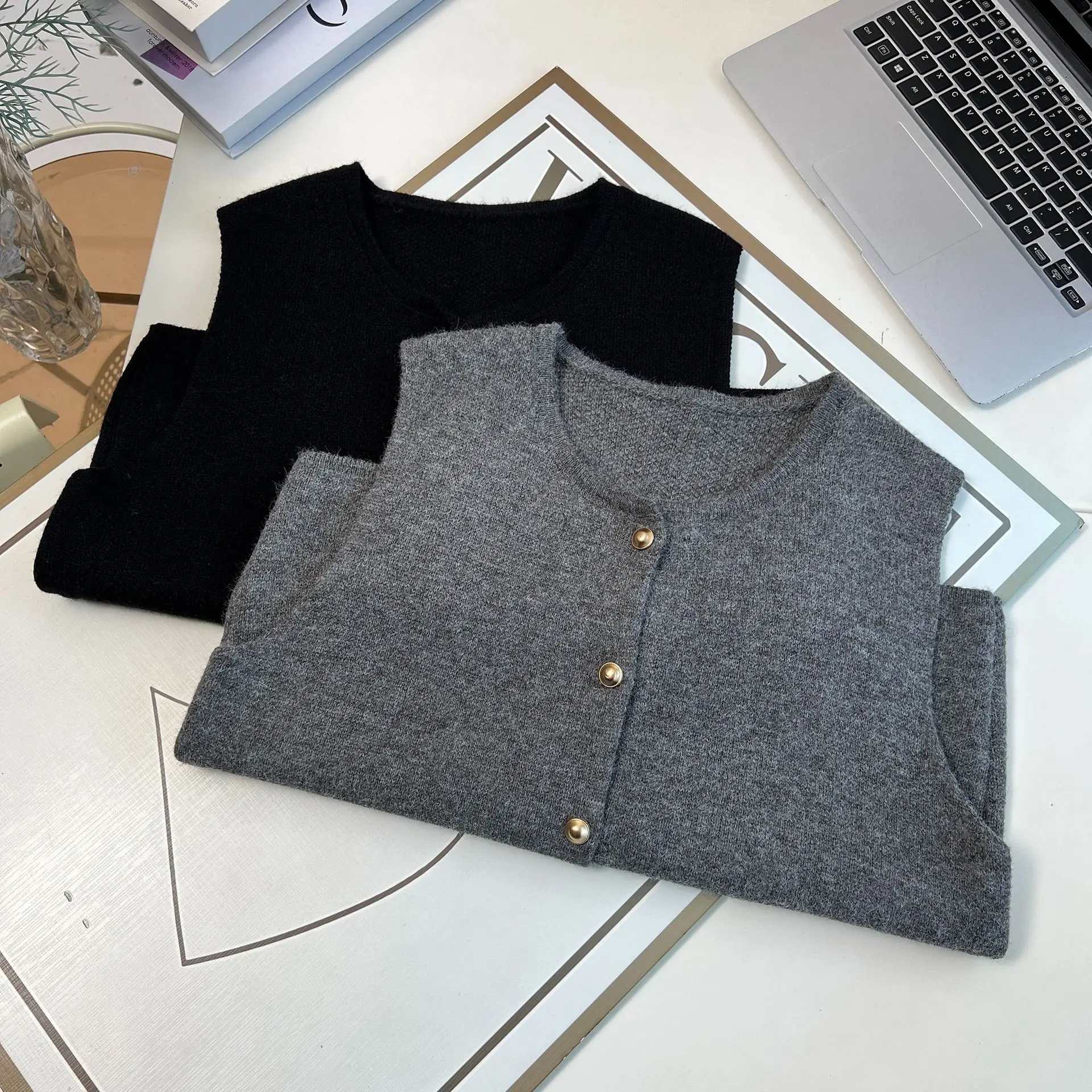 XXXXL Fashion Plus Size Women's Sleeveless Vest New Autumn And Winter solid-color Knitted Cardigan Casual Sweaters 8521