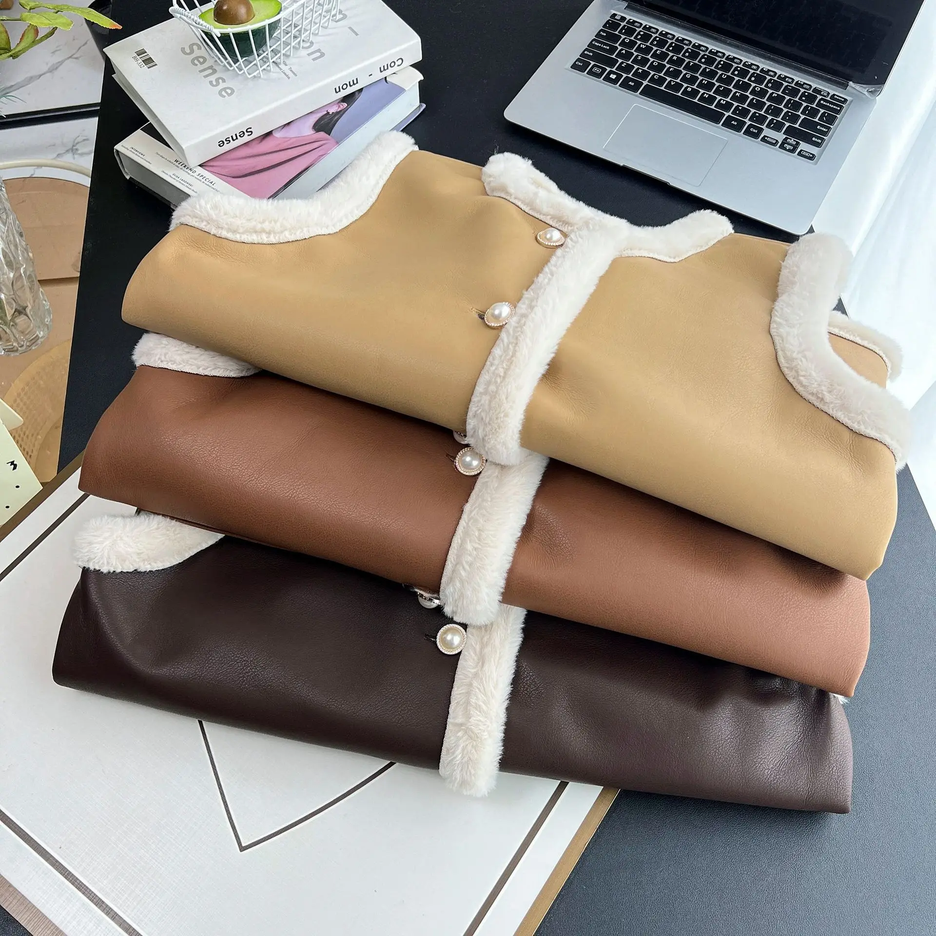 Plus Size Women Sleeveless Vest Winter Loose LEATHER & FUR Waistcoat 8554