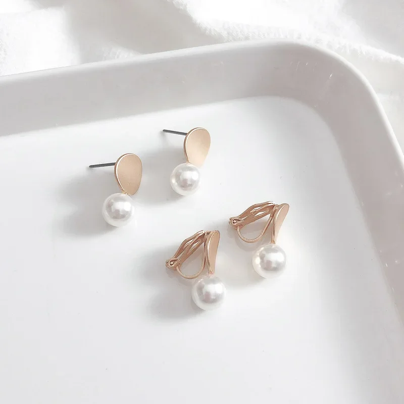 Minimalist Simple Small Round Pearls Earrings Ears Clip White simulation Pearls Clip on Earrings No Piercing For Women Lady ear clip earrings clip earrings ear clip