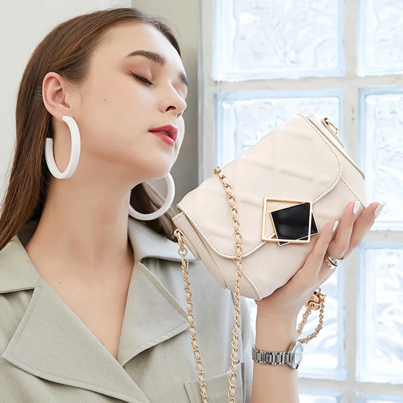 

High-quality chain bag 2023 women's bag fashion rhombic bag Europe and the United States shoulder small sachet diagonal bag ins