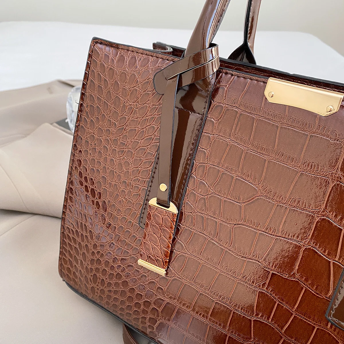Crocodile Women's Crossbody Patent Leather Women's Messenger Bag Bag High Quality Ladies Handbag