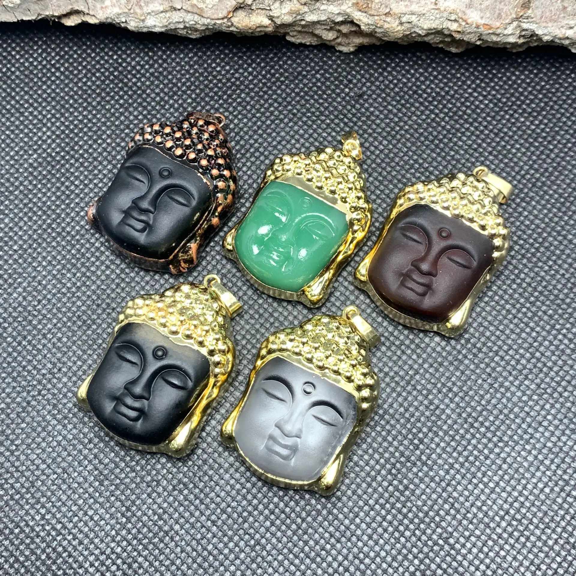 

Fashion Buddha Necklace Vintage Antique Bronze Pendant Black Smiling Tathagata Head Pendants Religious Charms for Jewery DIY