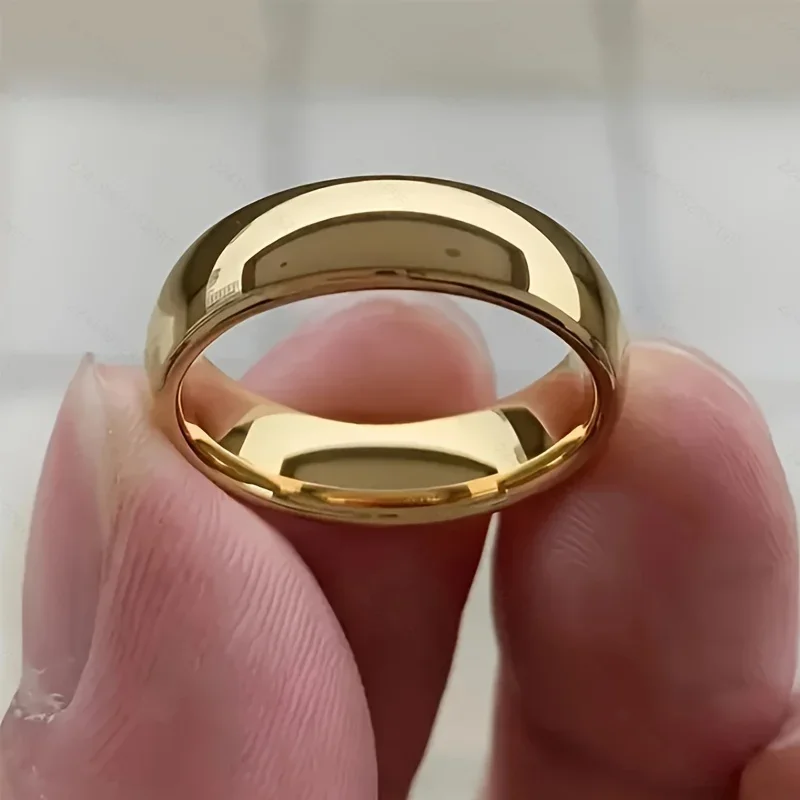 Elegant Polished Gold Stainless Steel Women's Wedding Ring - Classic Engagement Jewelry Accessory