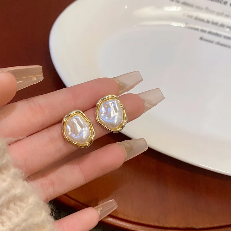 2024 Simpler Geometry Imitation Pearl Clip on Earrings for Women Golden Color Koean Fashion Small Earrings Elegant Jewelry Gift - Image 3