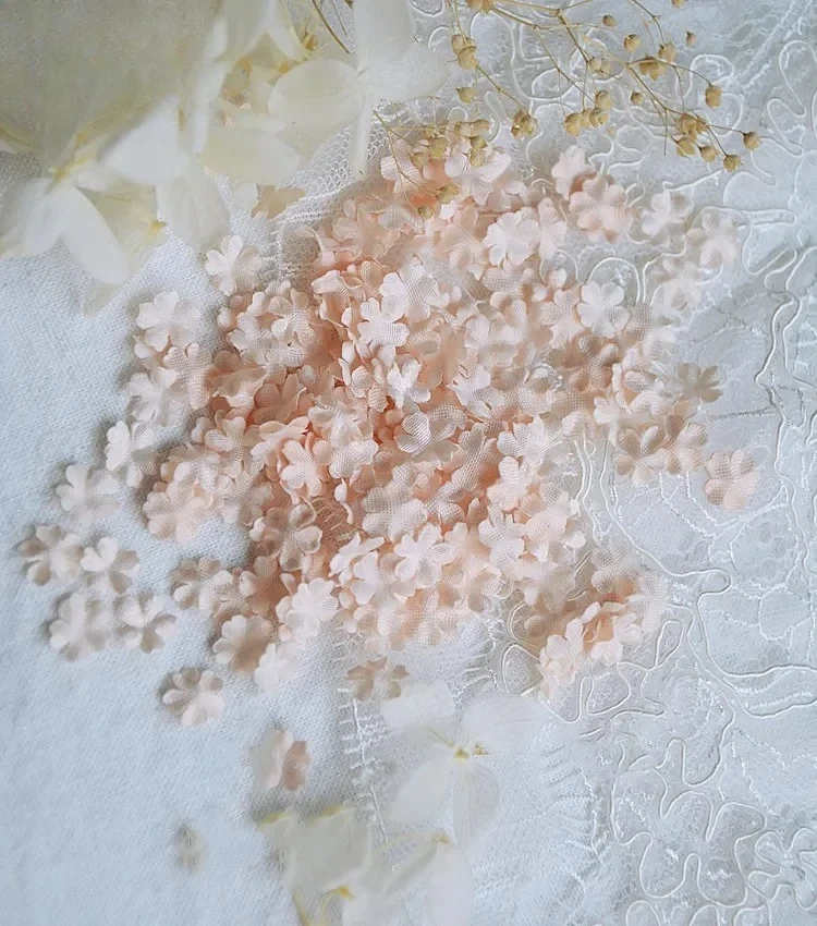 200PCS 직경 0.9CM 미니 꽃 인형 결혼식 수제 재료 신부 머리 장식 액세서리 꽃잎 장식 꽃